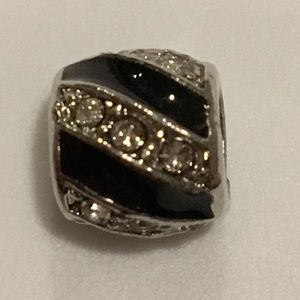 Silver charm with brilliant crystals